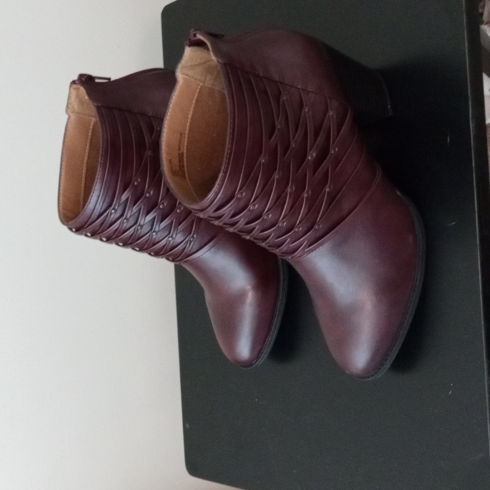 Women's boots